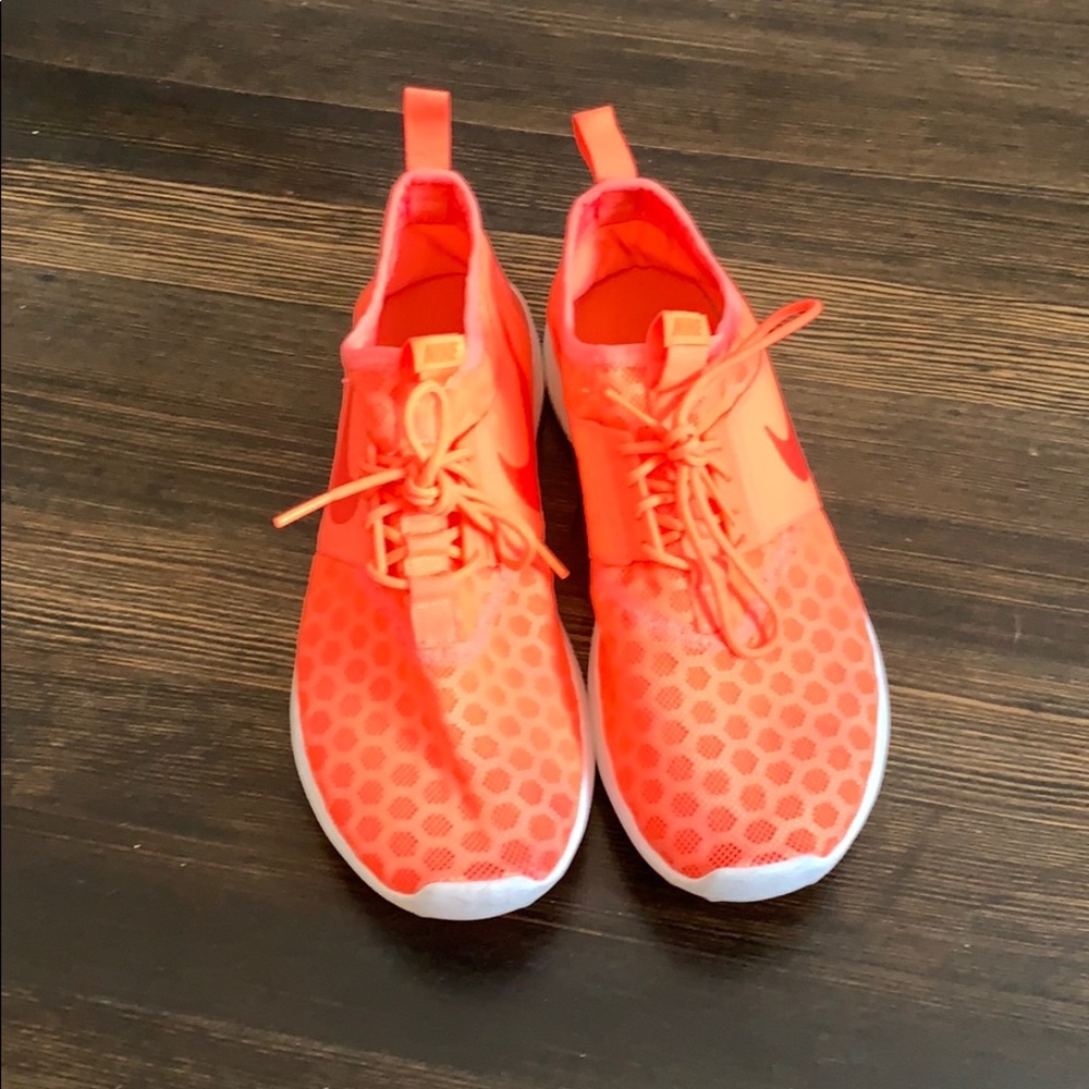 Nike Juvenate Runs